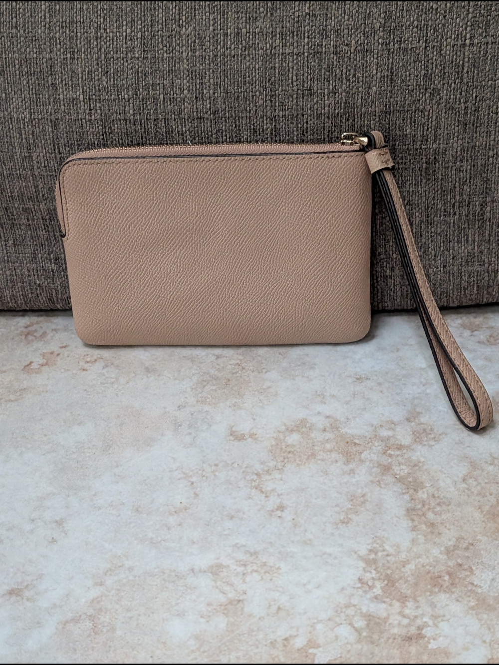 Coach Corner Zip Tan Wristlet EUC - Picture 2 of 5